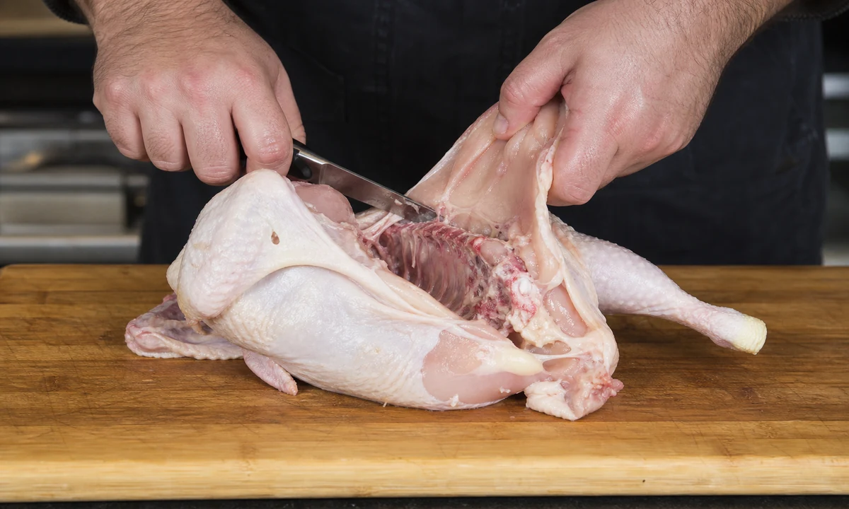 Cómo deshuesar un pollo paso a paso